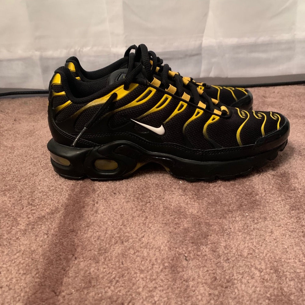 Nike Air Max Plus Vivid Sulfur.